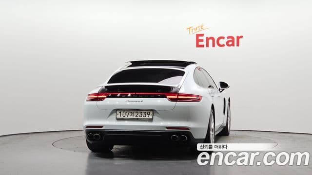 Porsche Panamera 2018 — Photo 7/20