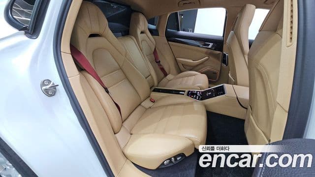 Porsche Panamera 2018 — Photo 14/20