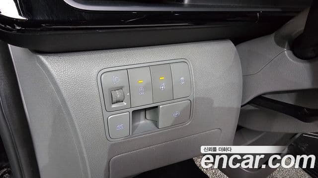 Hyundai Staria 2021 — ფოტო 17/20