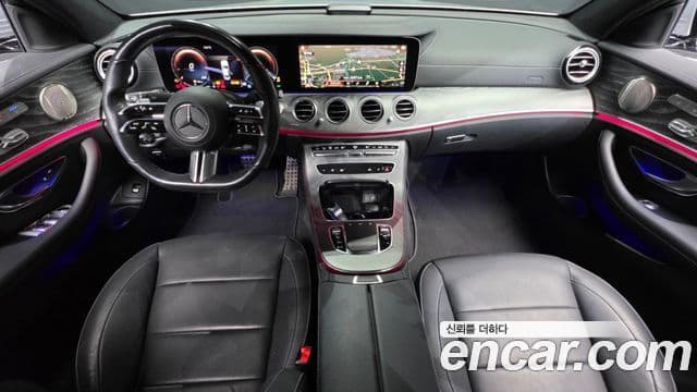 Mercedes-Benz E-Class 2022 — ფოტო 7/20