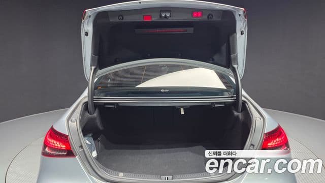 Mercedes-Benz E-Class 2022 — ფოტო 20/20