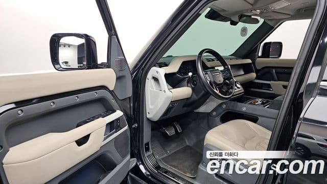 Land Rover Defender 2021 — фото 8 из 20