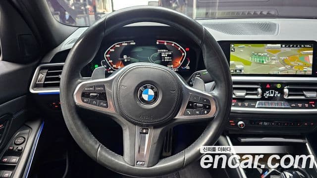 BMW 3 Series 2019 — фото 12 из 20