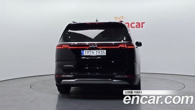 Kia Carnival 2023 — ფოტო 4/20