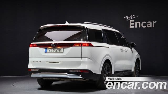 Kia Carnival 2021 — Фото 2/20