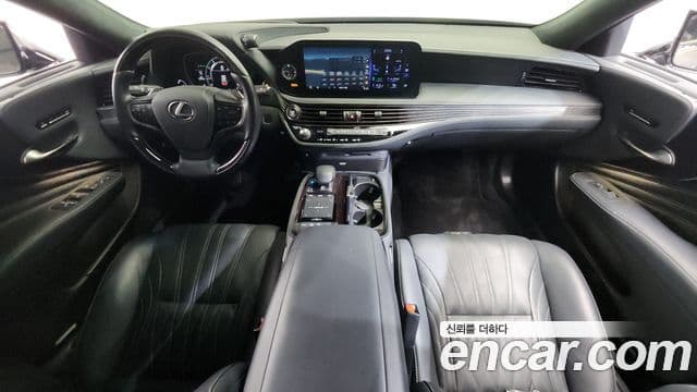 Lexus LS500 2022 — ფოტო 7/20