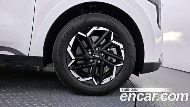 Kia Carnival 2024 — ფოტო 5/20