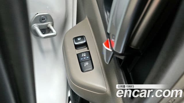 Kia Carnival 2024 — ფოტო 17/20