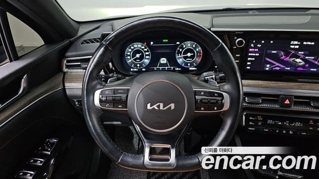 Kia K5 2021 — Şəkil 14/20