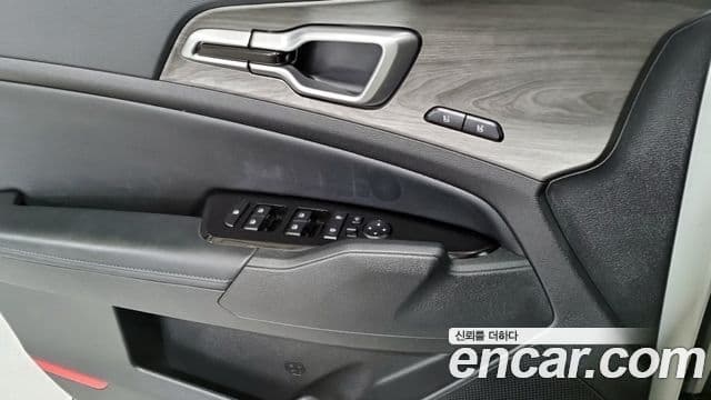 Kia Sportage 2024 — ფოტო 15/18