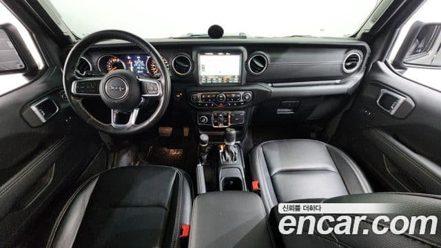 Jeep Wrangler 2020 — ფოტო 9/20