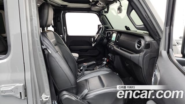 Jeep Wrangler 2020 — ფოტო 10/20