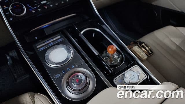 Genesis GV80 2020 — ფოტო 7/20