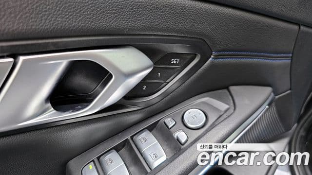 BMW 3 Series 2022 — фото 16 из 20