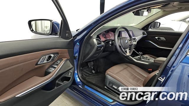 BMW 3 Series 2020 — ფოტო 8/20
