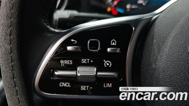 Mercedes-Benz A-Class 2021 — ფოტო 19/20