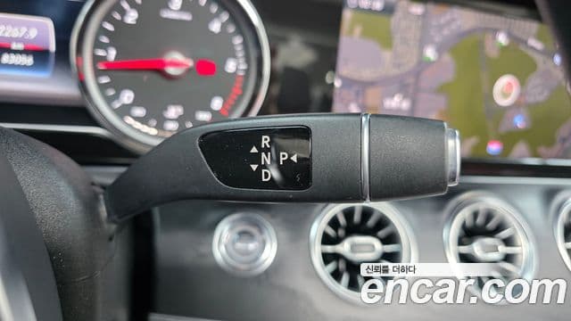 Mercedes-Benz E-Class 2018 — ფოტო 9/20