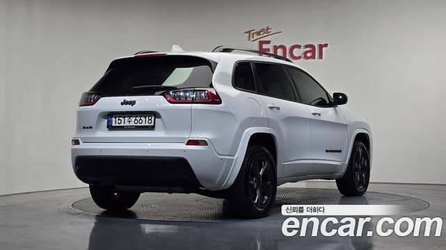 Jeep Cherokee 2021 — ფოტო 2/20