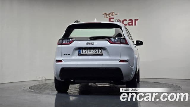 Jeep Cherokee 2021 — ფოტო 4/20