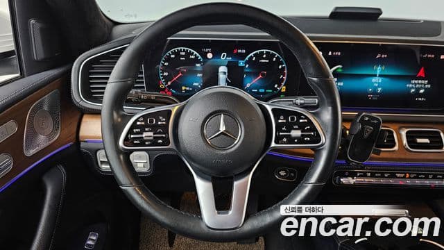 Mercedes-Benz GLE-Class 2020 — ფოტო 13/20