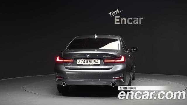 BMW 3 Series 2022 — ფოტო 4/20