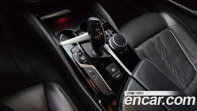 BMW 5 Series 2020 — фото 9 из 20