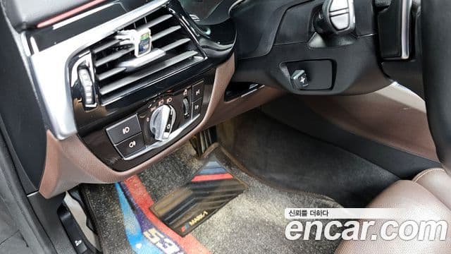 BMW 5 Series 2019 — Şəkil 19/20