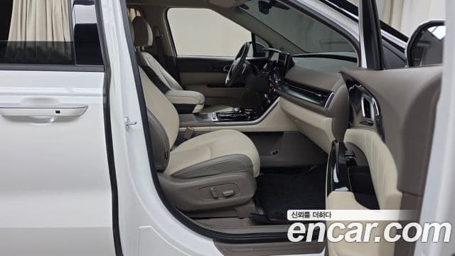 Kia Carnival 2021 — Фото 11/20