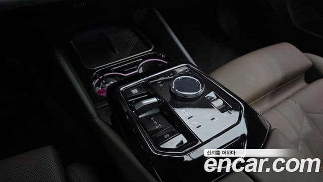 BMW 5 Series 2025 — фото 9 из 20