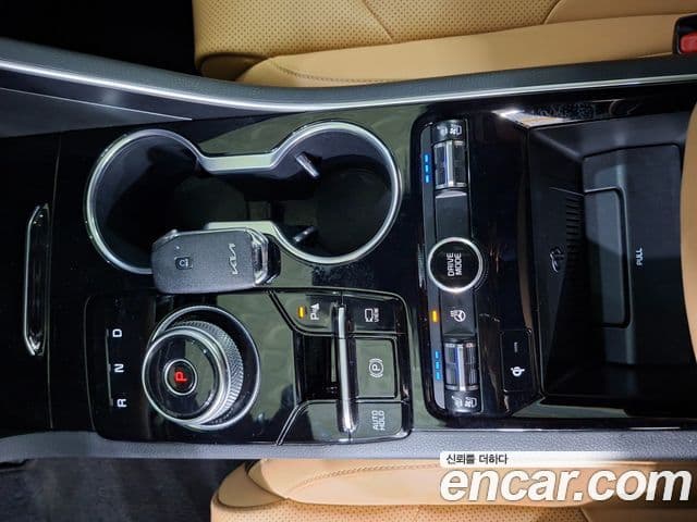 Kia K5 2023 — ფოტო 15/20