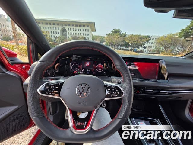 Volkswagen Golf 2024 — фото 7 из 16