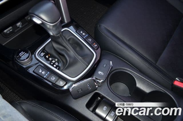 Kia Seltos 2019 — фото 13 из 20