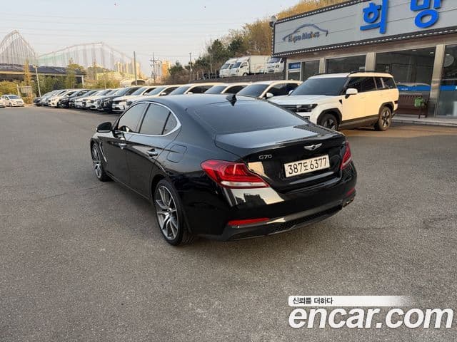 Genesis G70 2020 — ფოტო 6/17