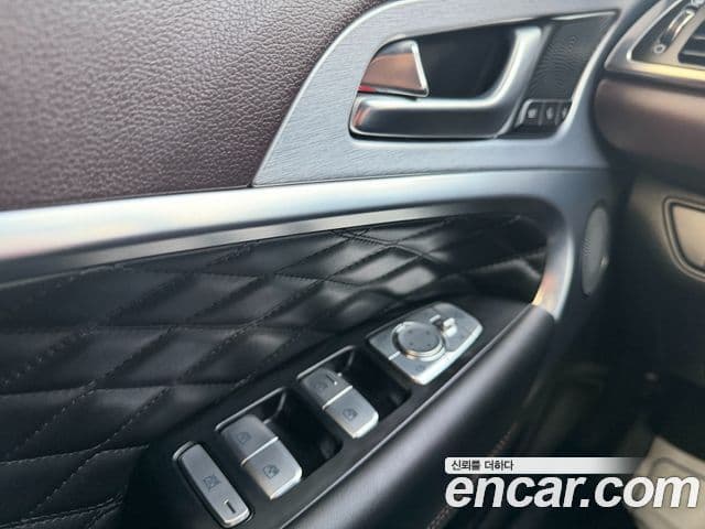 Genesis G70 2020 — ფოტო 14/17