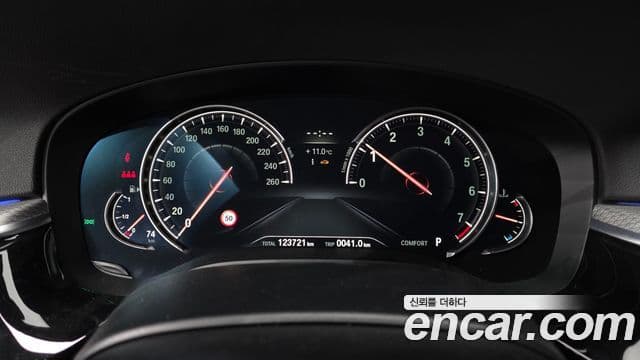 BMW 5 Series 2018 — ფოტო 6/20