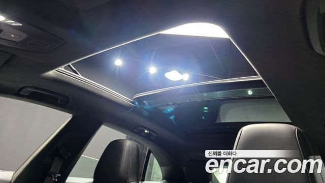 Porsche Macan EV 2025 — Photo 20/20