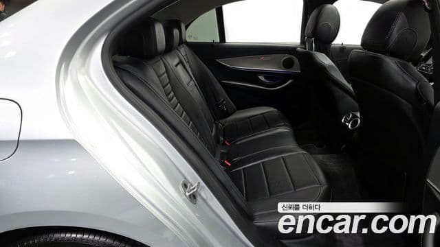 Mercedes-Benz E-Class 2019 — Şəkil 12/20