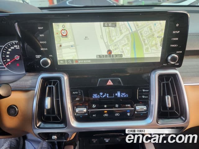 Kia Sorento 2022 — Şəkil 16/20