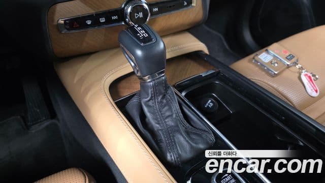 Volvo XC90 2020 — ფოტო 9/20