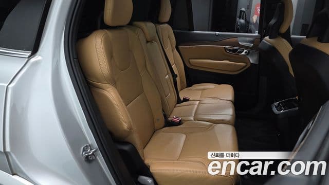 Volvo XC90 2020 — ფოტო 11/20