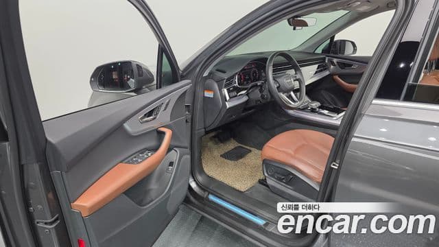 Audi Q7 2021 — ფოტო 11/20