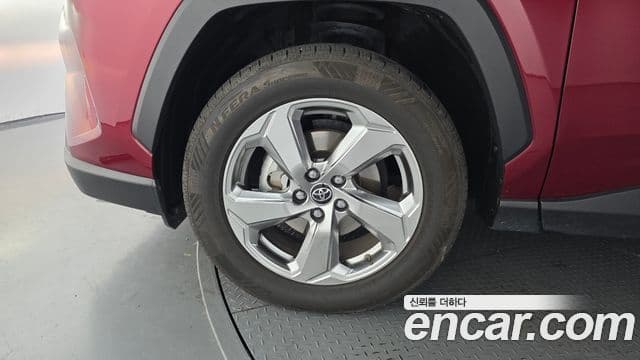 Toyota RAV4 2019 — фото 5 из 20