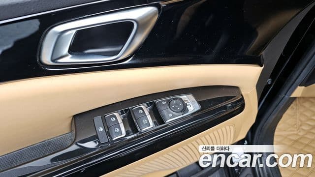 Kia Carnival 2022 — фото 14 из 20