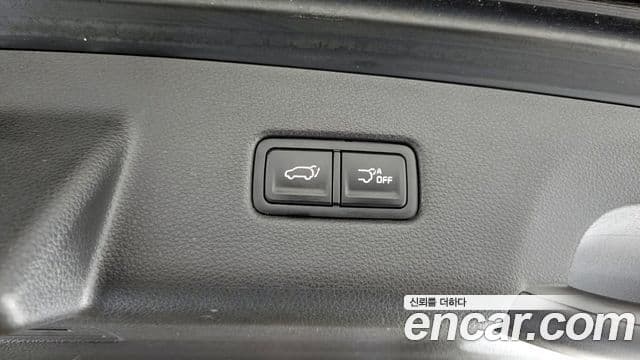 Kia Carnival 2022 — ფოტო 18/20
