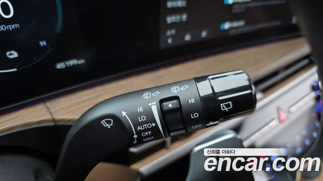 Hyundai Santa Fe 2023 — фото 17 из 20