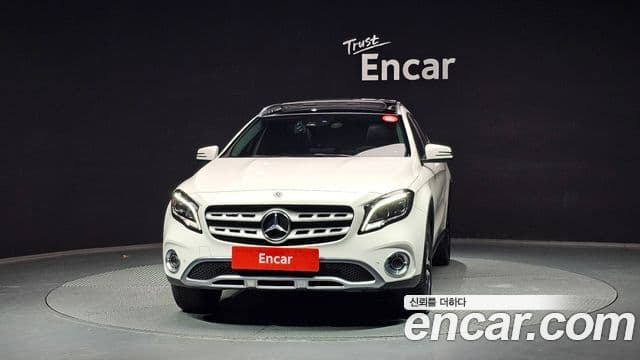 Mercedes-Benz GLA-Class 2019 — Şəkil 2/20