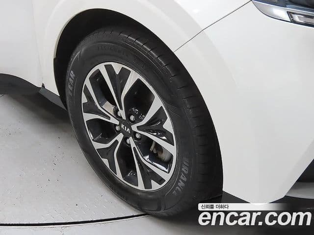 Kia Carnival 2021 — фото 5 из 20