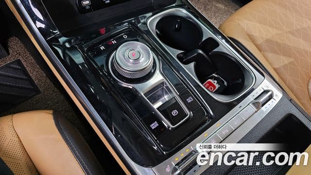 Kia Carnival 2022 — фото 9 из 20