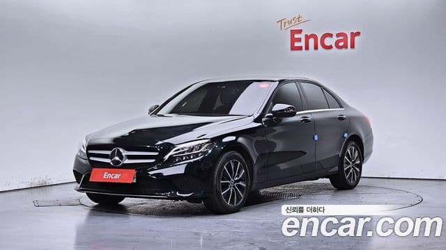 Mercedes-Benz C-Class 2019 — ფოტო 1/20