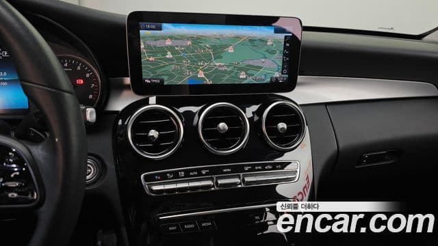 Mercedes-Benz C-Class 2019 — фото 14 из 20
